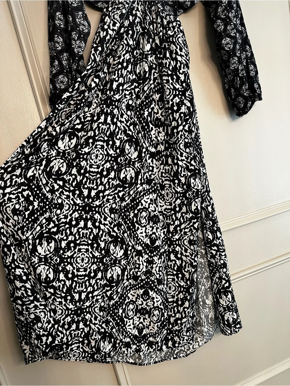 Abercrombie & Fitch Long-Sleeve Plunge Cutout Maxi Dress - Size S